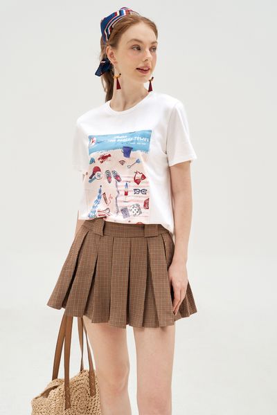 T-shirt trắng in the beach items