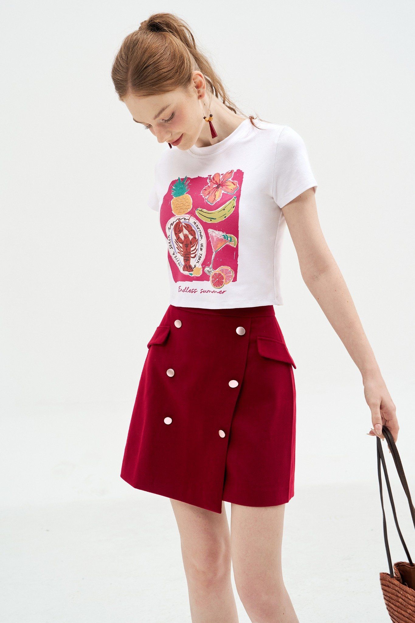 Baby Tee trắng in tropical items