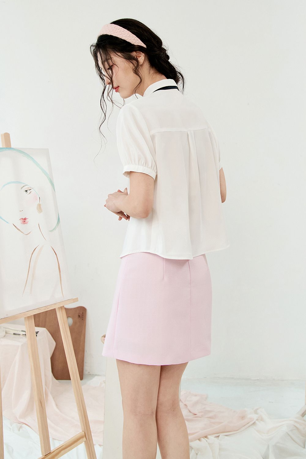 Sơ mi basic thô lụa trắng kem buộc nơ cổ