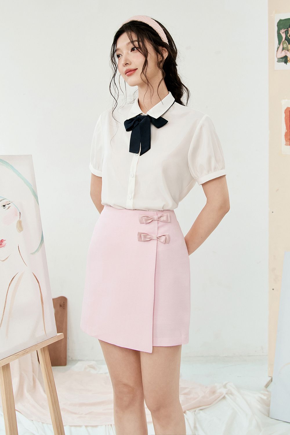 Sơ mi basic thô lụa trắng kem buộc nơ cổ