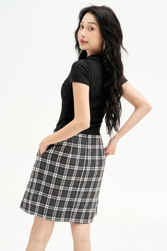 Chân váy midi karo xám xếp ly sườn