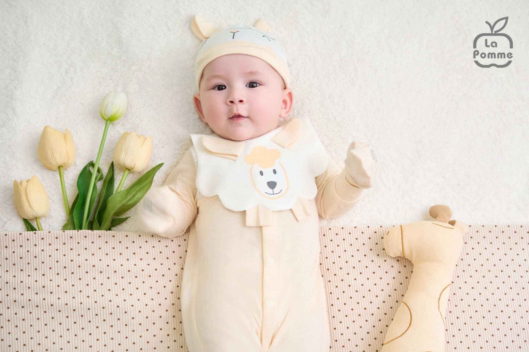  Set bao tay bao chân sơ sinh La Pomme cừu bông năng động 