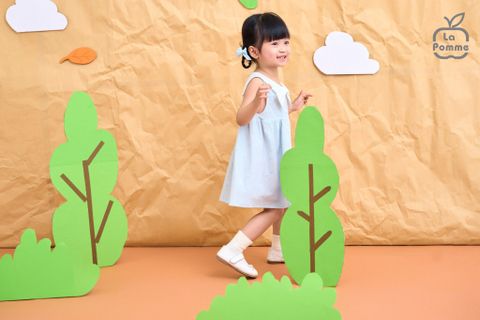  Đầm sát nách La Pomme Xếp Li Đáng Yêu 