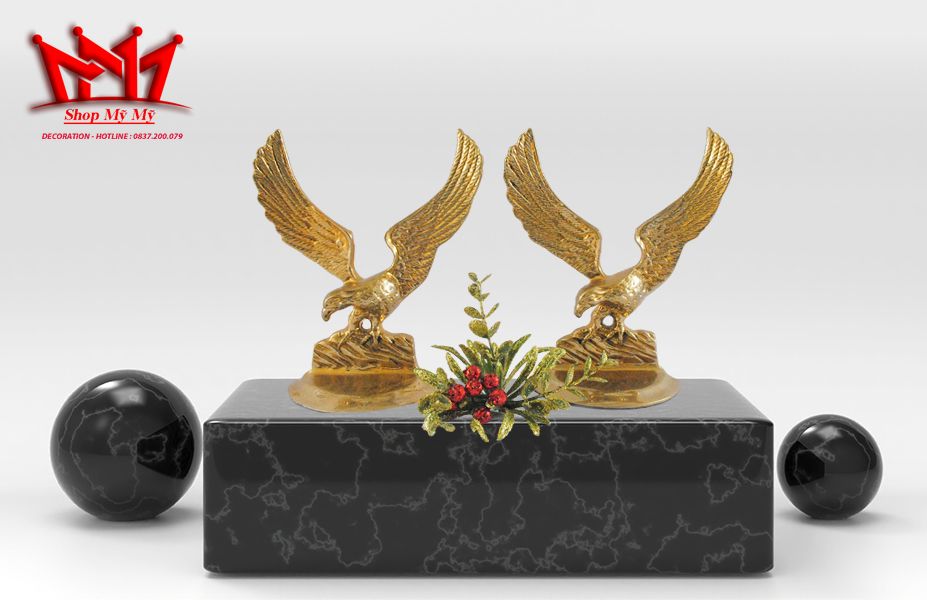 Cặp chặn sách được làm hình đại bàng bằng đồng