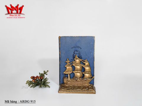  Cặp chặn sách hình thuyền buồm được làm bằng đồng đặc. 