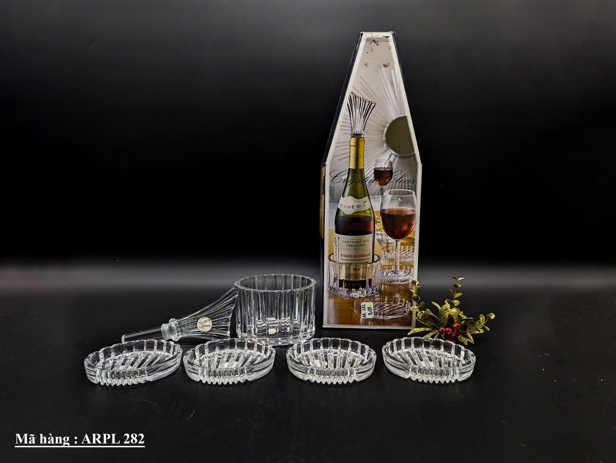 Bộ nắp chai + đế chai + 4 lót ly bằng pha lê đến từ thương hiệu Crystal Clear