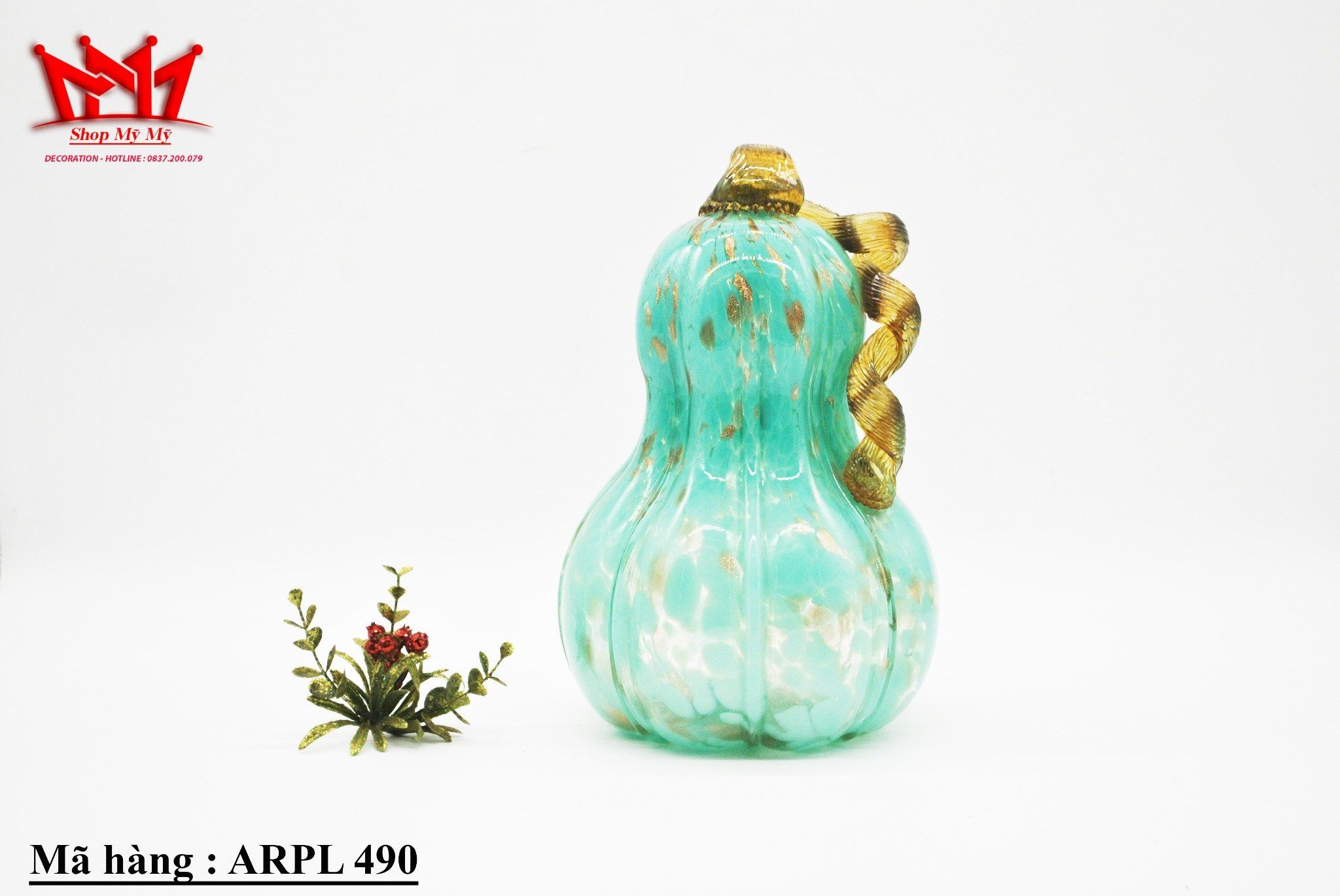 Chiếc bình hoa thủy tinh (ARPL 490)
