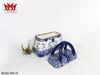 Chiếc giỏ sách được làm bằng gốm sứ.