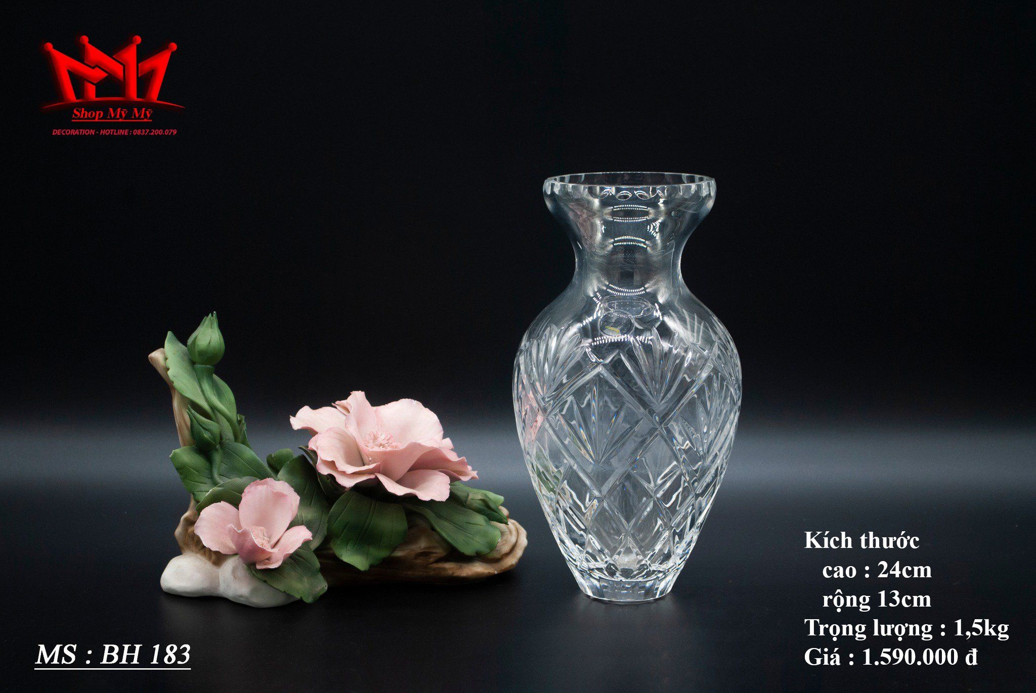 Bình hoa pha lê cổ lọ họa  tiết hình 5 cánh lá của Châu Âu