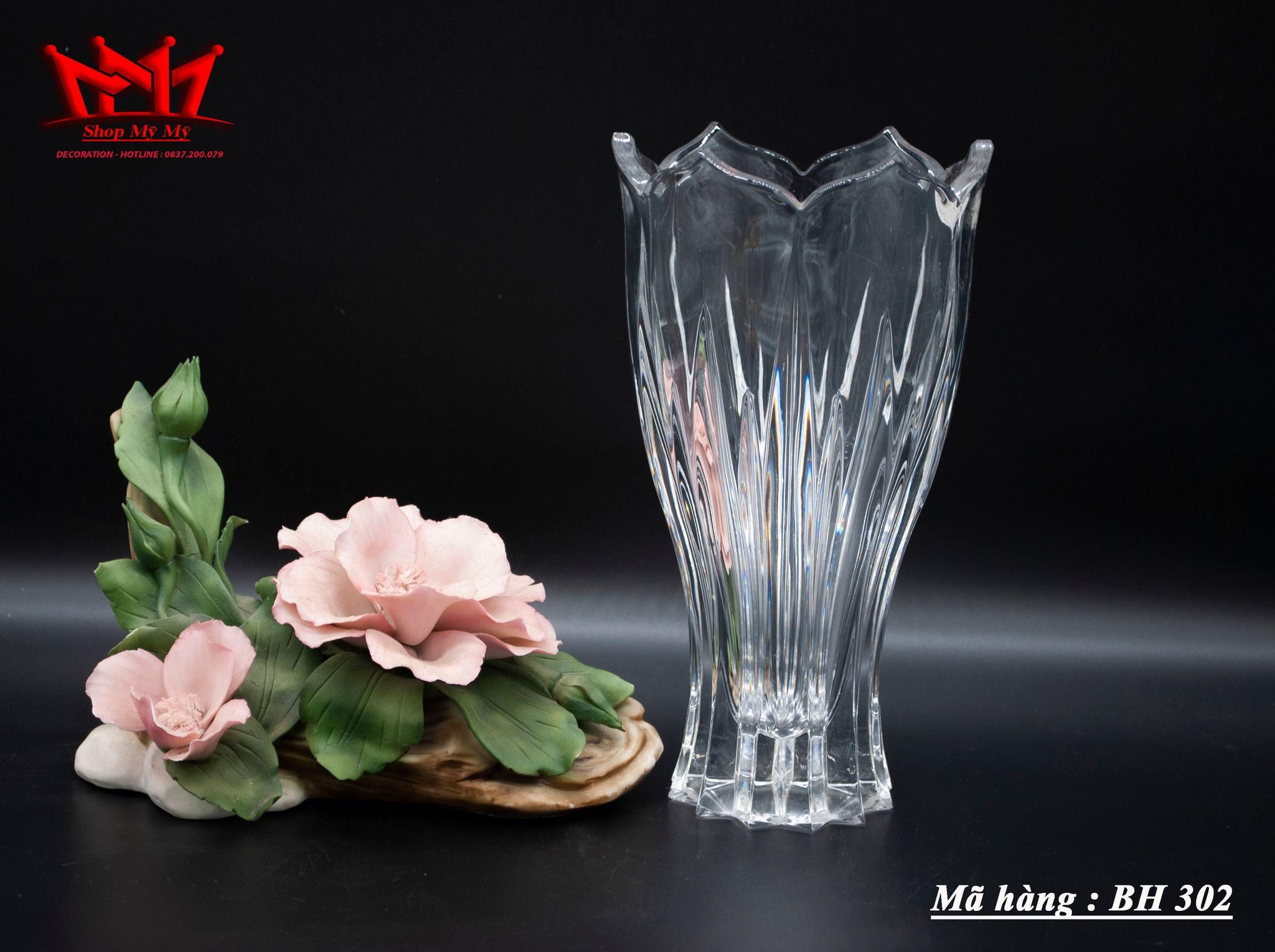 Chiếc bình hoa pha lê  (BH 82)