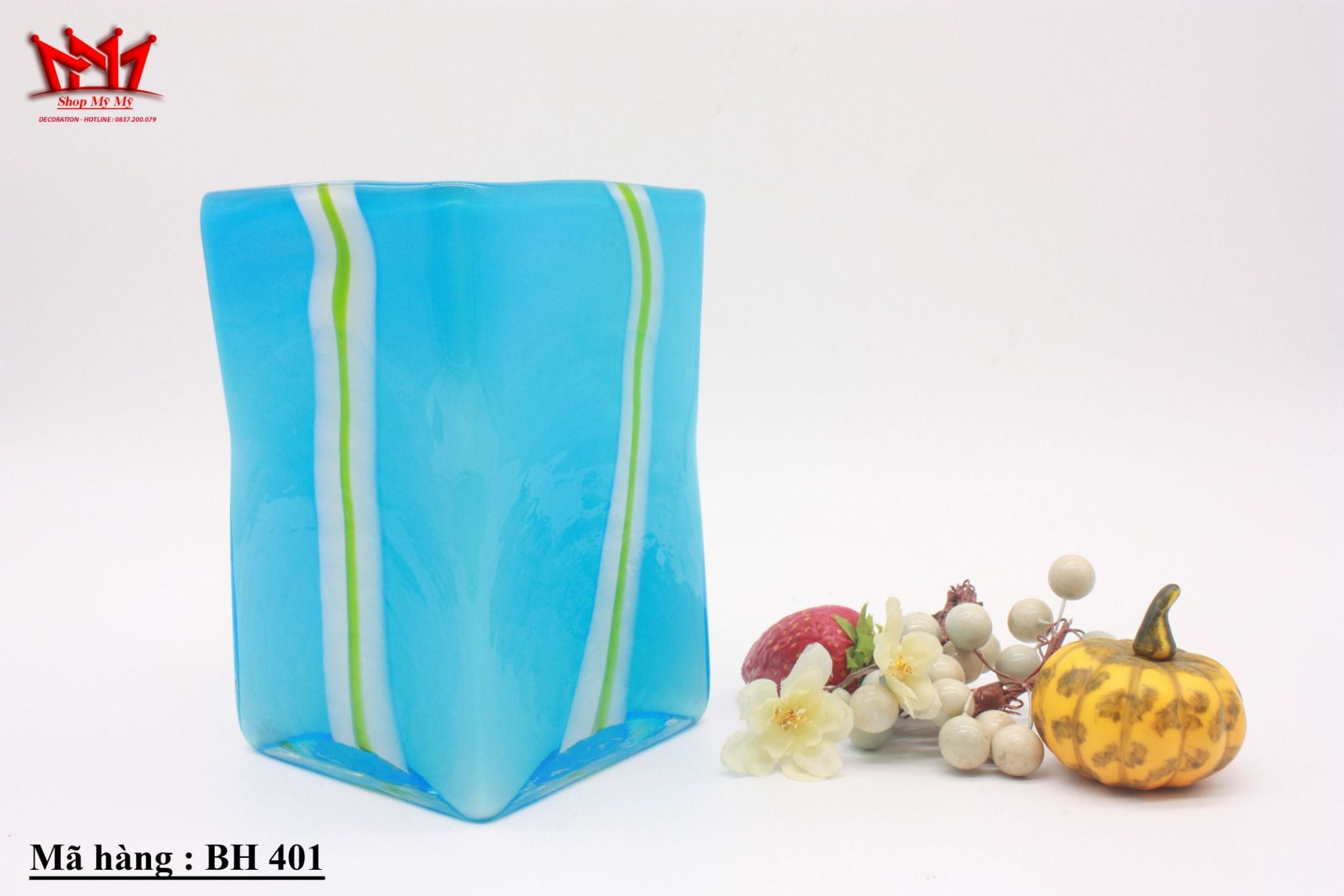 Chiếc bình hoa thủy tinh thiết kế độc đáo