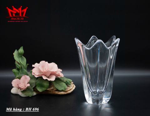  Bình hoa Tulip Pha lê Orrefors  (Thụy Điển ) có dấu mộc in ở đáy 