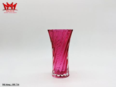  Bình hoa thủy tinh màu hồng xoắn ốc được sưu tầm nhập về từ Mỹ 