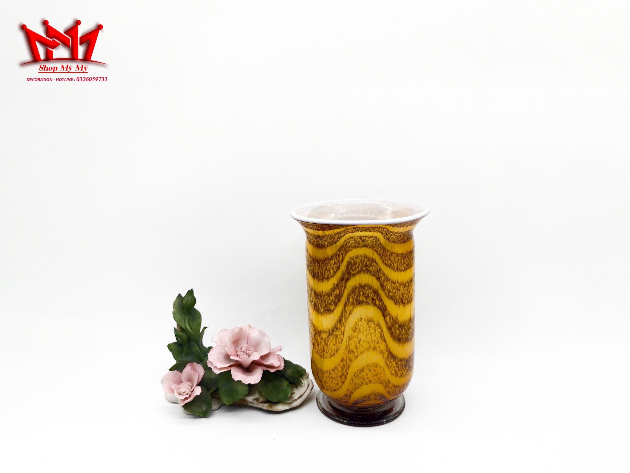 Lọ hoa thủy tinh cổ điển màu hổ phách được sưu tầm nhập từ Mỹ.