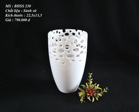  Bình trang trí trắng sữa thiết kế cổ và miệng lưới( 230) 