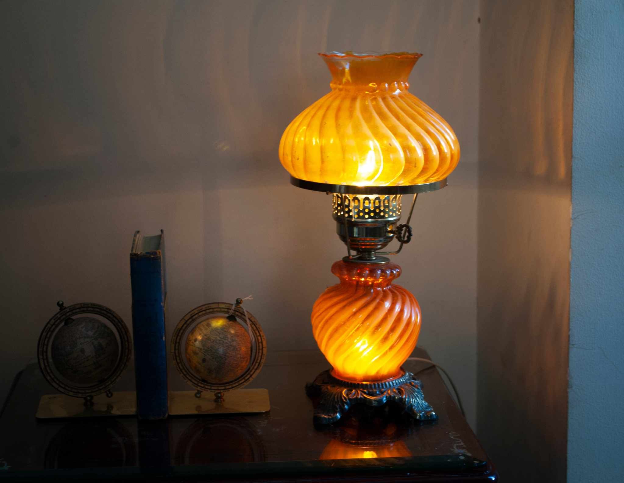 Đèn ngủ chất liệu Thủy tinh phong cách cổ điển