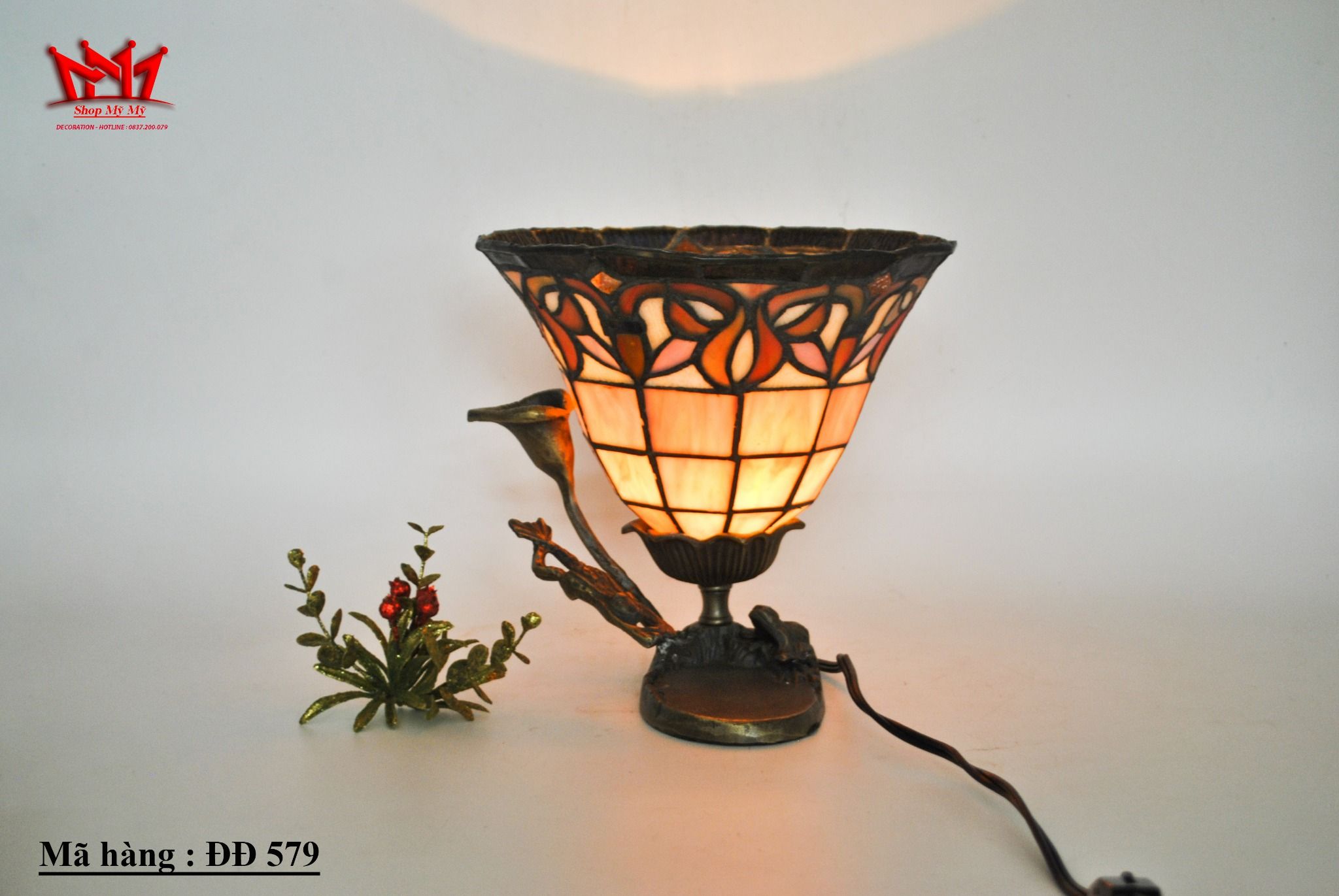 Đèn  Tiffany màu nghệ thuật