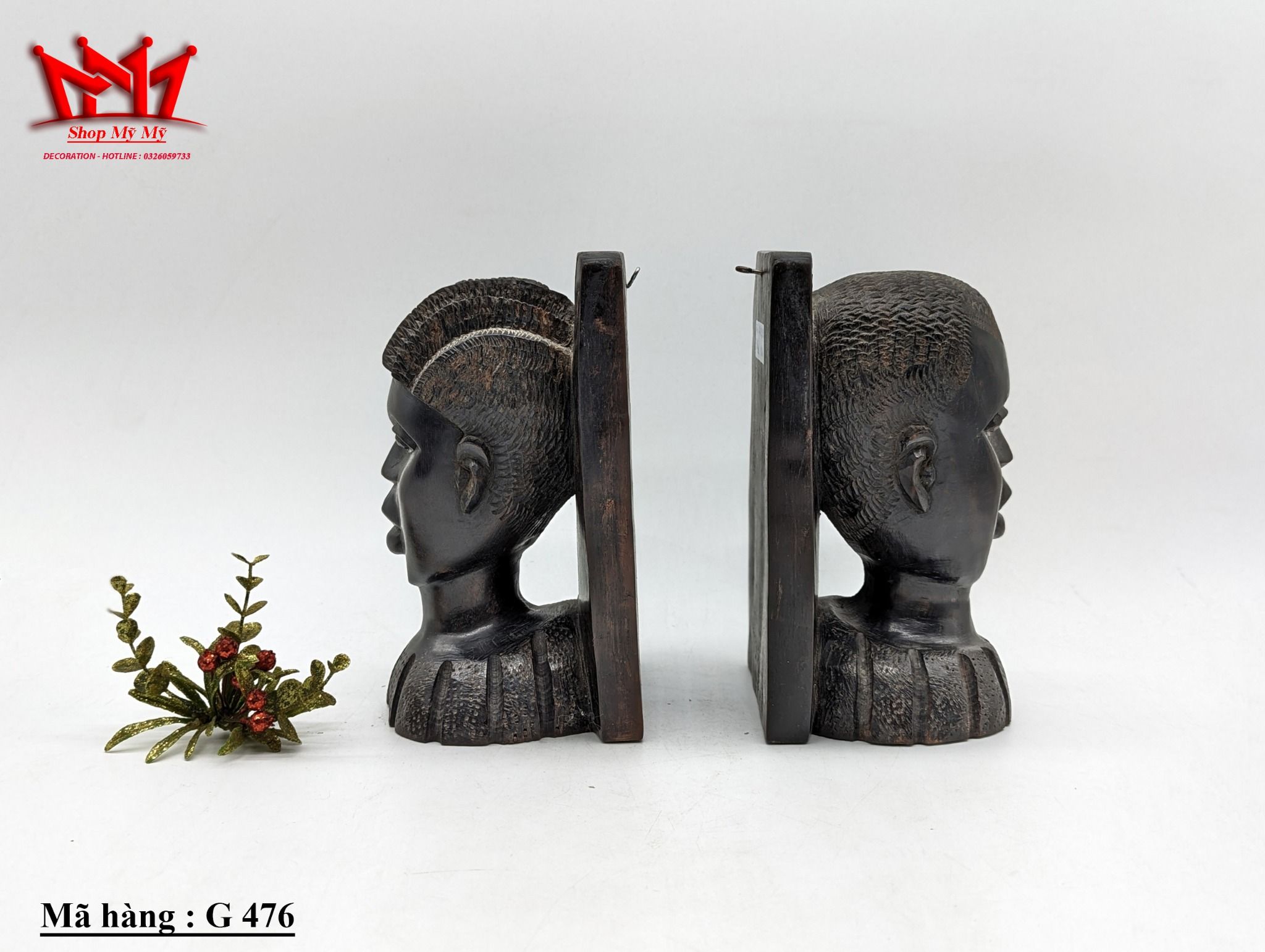 Cặp giá đỡ sách hình 2 người dân tộc châu Phi bằng gỗ mun chạm khắc thủ công cổ điển
