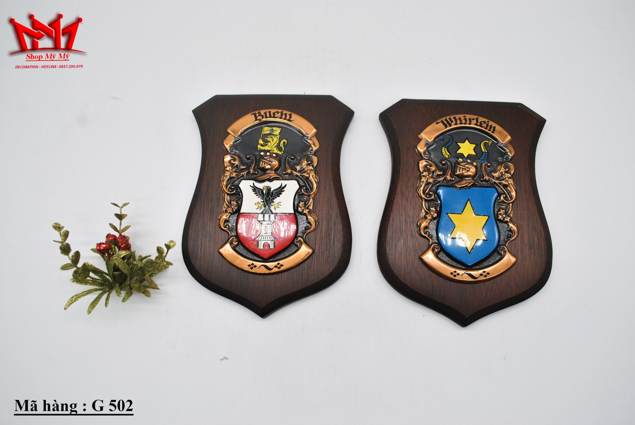 Cặp phù điêu được làm bằng gỗ của Cộng Hòa Ireland