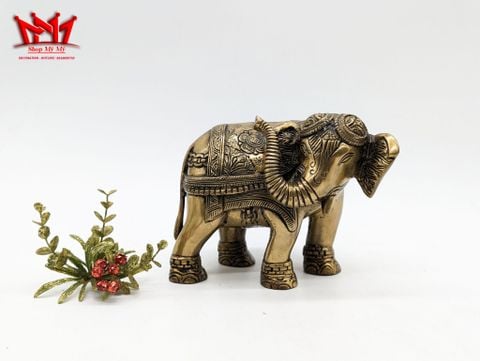  Tượng voi trang trí chạm khắc bằng đồng của Ấn Độ. 