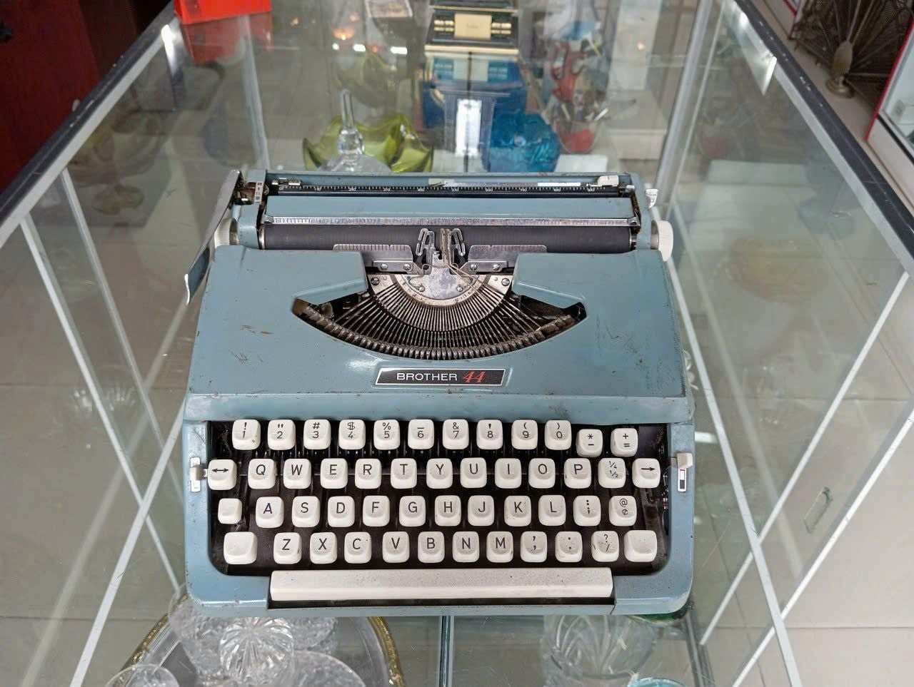 Máy đánh chữ Brother 44. 1966 Made in Japan