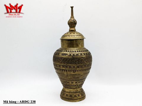 Bình đồng chạm khắc tinh xảo 