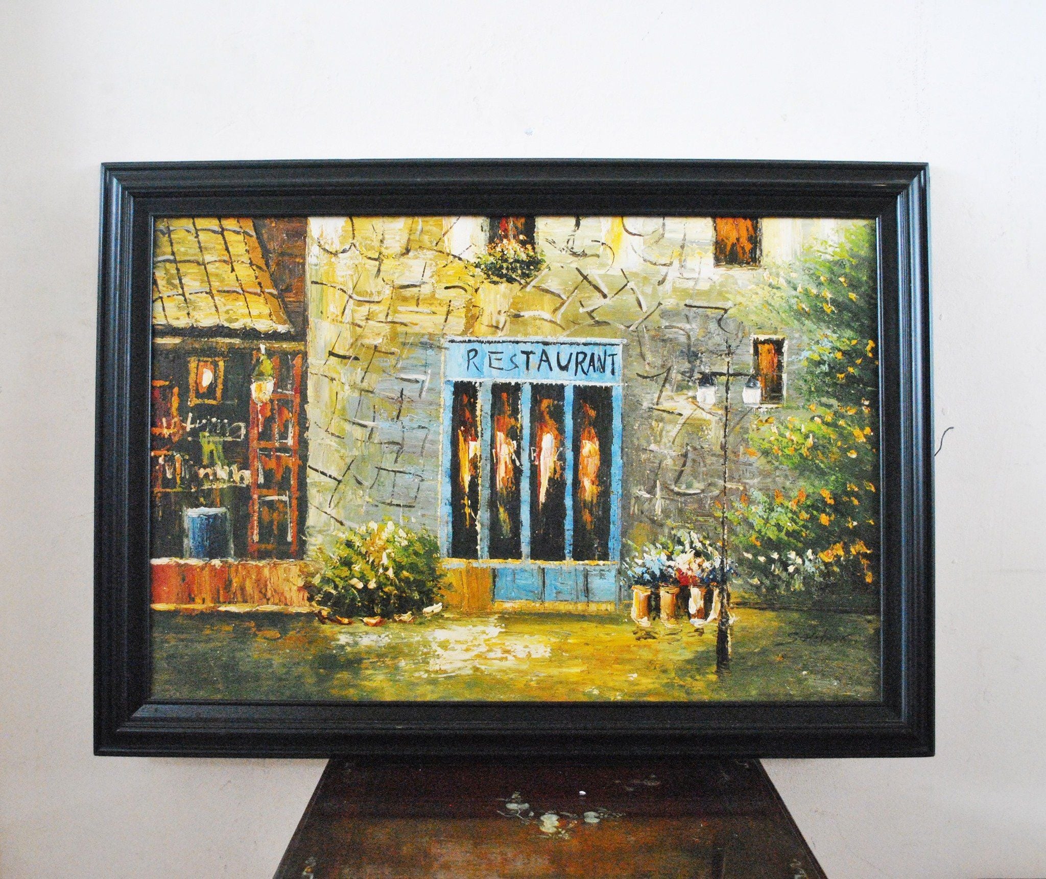 Bức tranh khung cảnh phố trước xưa cạnh nhà hàng, có chữ ký của tác giả ( TR 182)