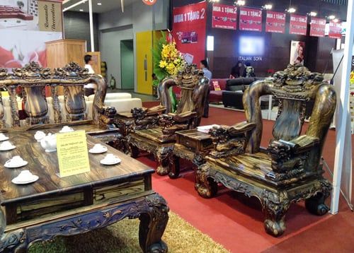 SALON MUN SỌC KỲ LÂN CỘT 18