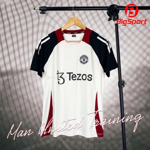 Áo đá bóng training Manchester United mùa giải 2025 - 2026