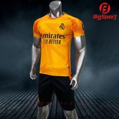 Áo đá bóng Real Madrid mùa giải 2024 - 2025