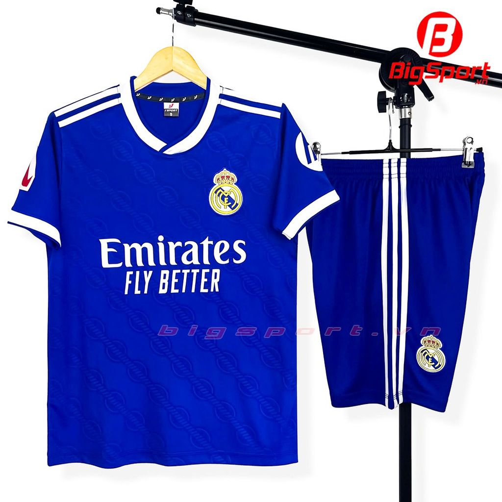 Áo đá bóng Real Madrid mùa giải 2025 - 2026 màu xanh bích