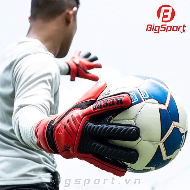 Găng thủ môn Iwin Keepa A màu đỏ chính hãng