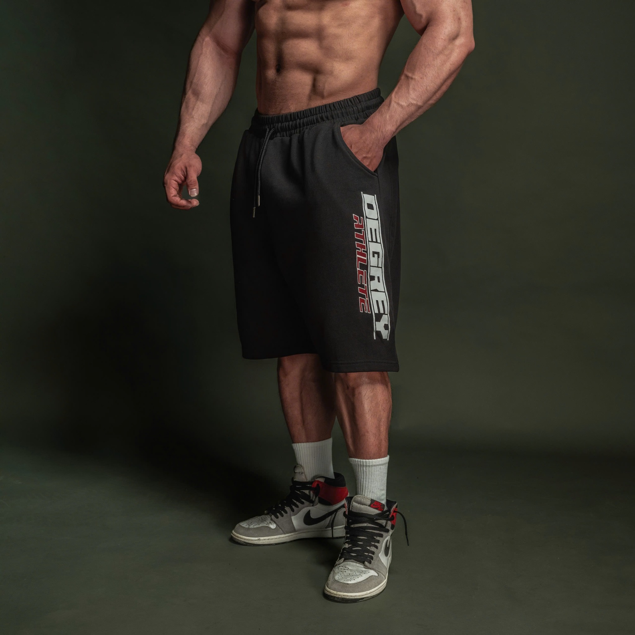  Quần lửng chân cua màu đen in logo Degrey short pant - SHOPADLOGO 