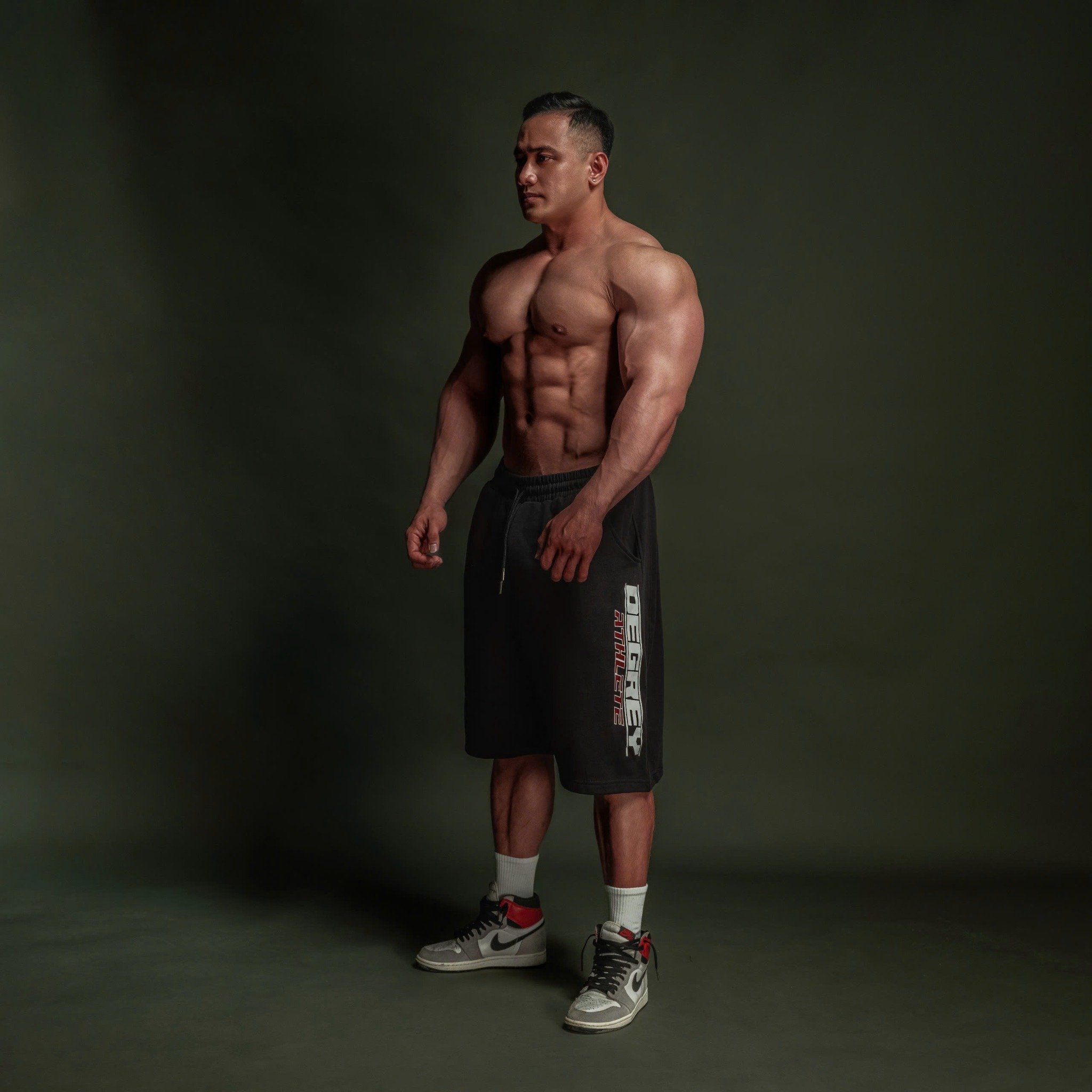  Quần lửng chân cua màu đen in logo Degrey short pant - SHOPADLOGO 