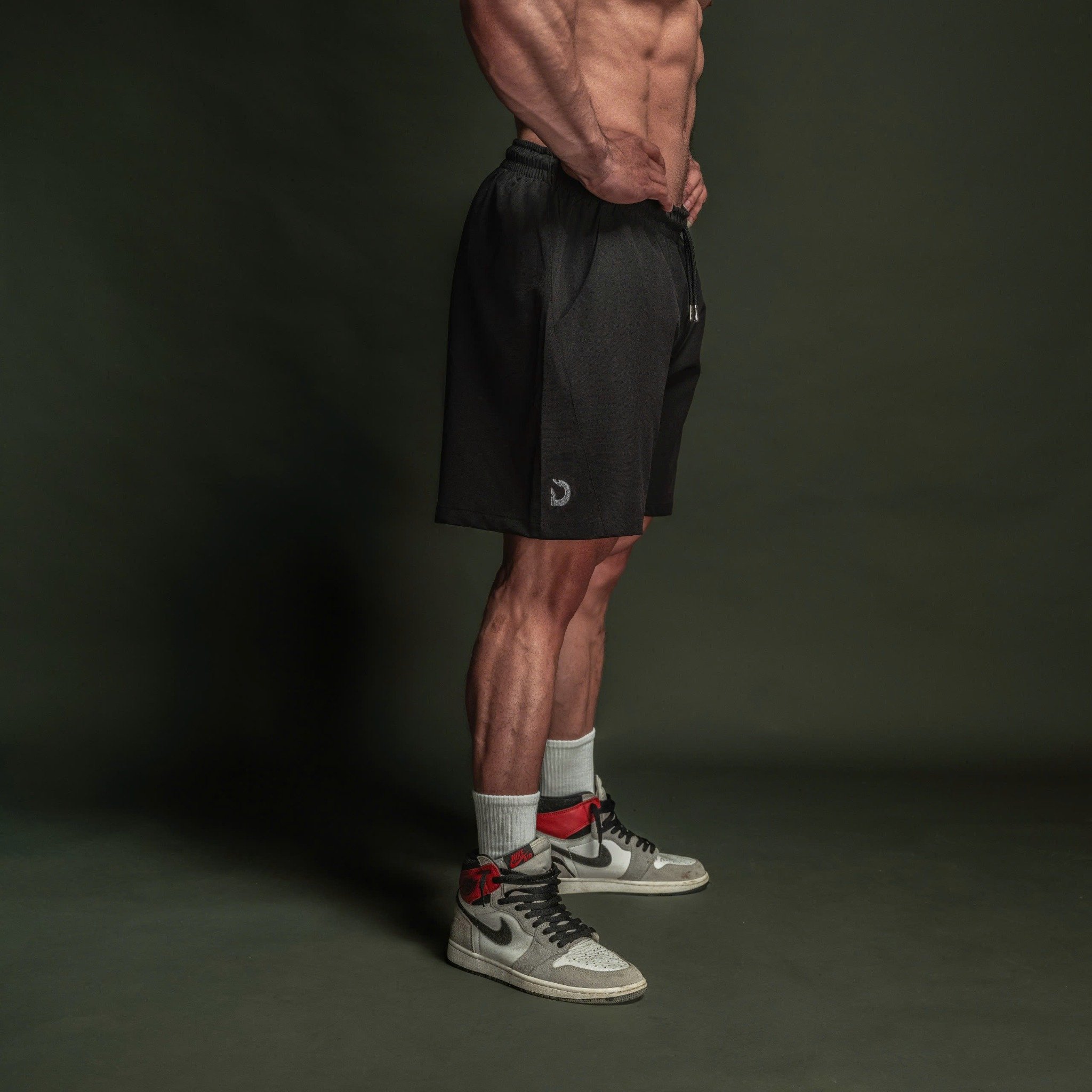  Quần dù ngắn màu đen thiết kế thể thao Degrey short pant - QADU 