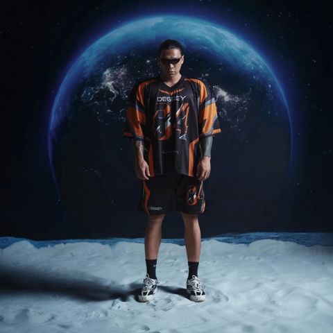  Áo thun Degrey Jersey Striker 84 cổ tim màu cam in hình thời trang thể thao - JERSTRIC 