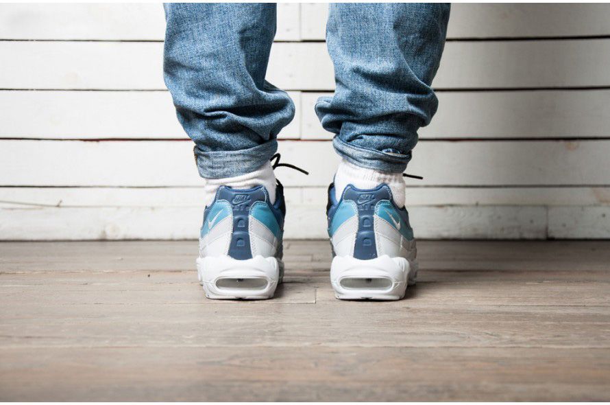 nike air max 95 essential reverse stash