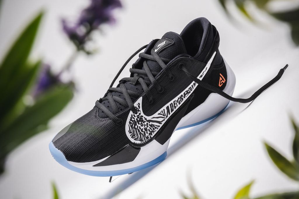 Nike freak 2 black and white Clearance