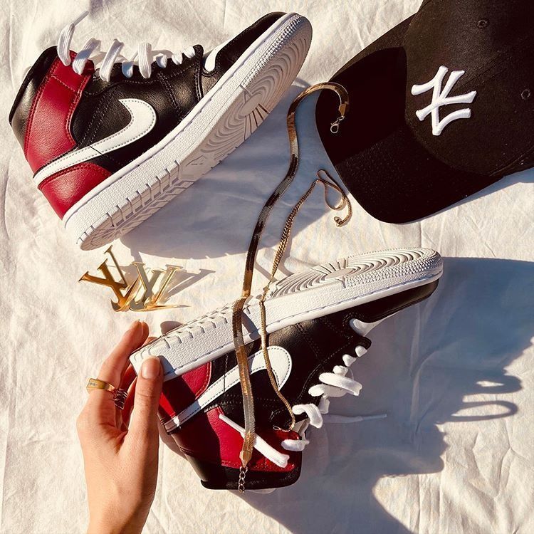Giày Nike Air Jordan 1 Mid Noble Red 