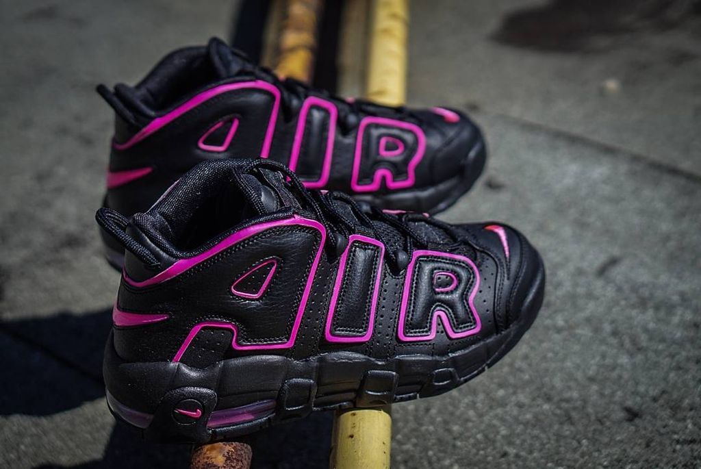 nike air more uptempo hyper pink