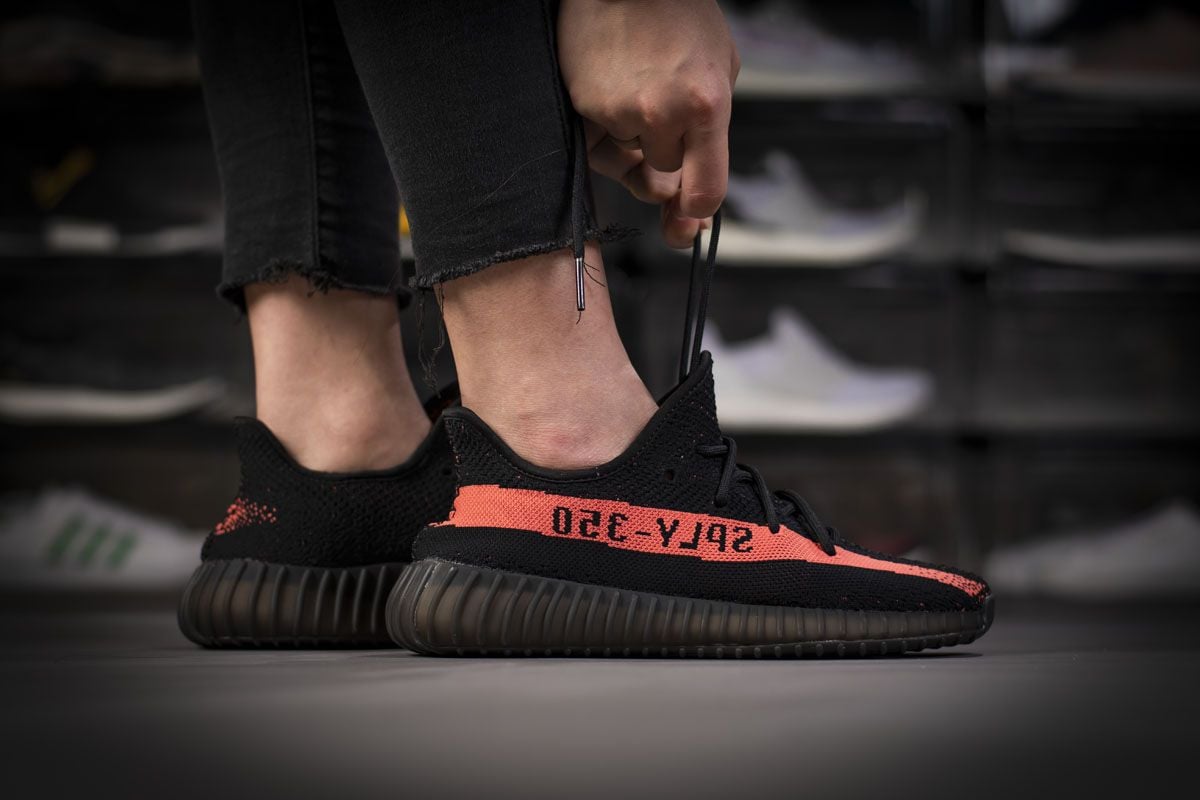 アディダス イージーブースト350 V2 ブラック レッドYeezy