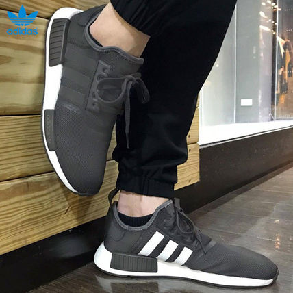 Giày Adidas NMD R1 Trace Grey Metallic CQ2412 – AUTHENTIC SHOES
