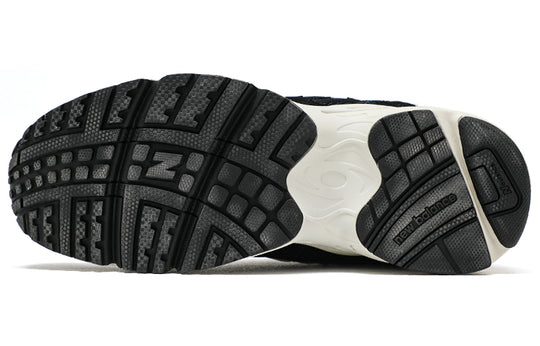 Giày New Balance 725 'Black White' ML725V