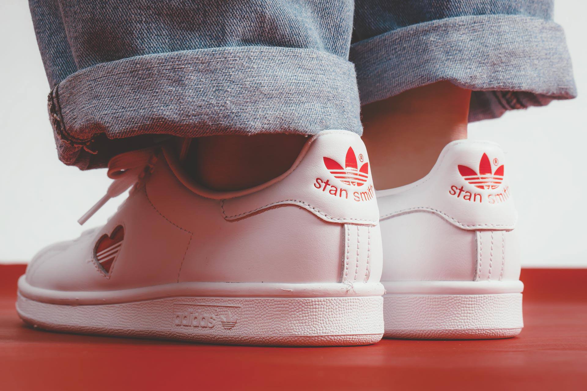 Giày Adidas Stan Smith White Red 'Valentines Day Pack' G27893 – AUTHENTIC  SHOES