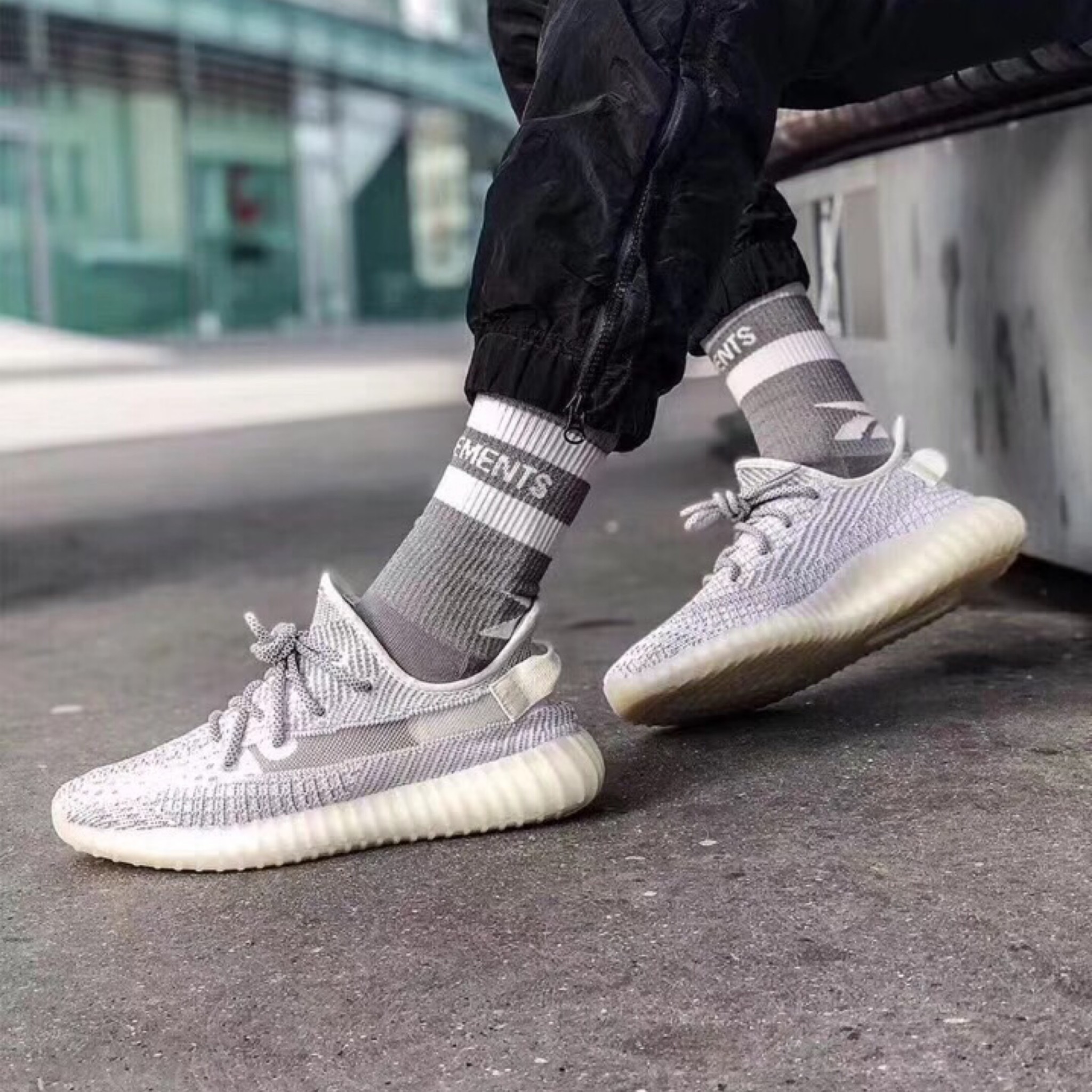 GIÀY YEEZY BOOST 350 V2 STATIC NON-REFLECTIVE EF2905