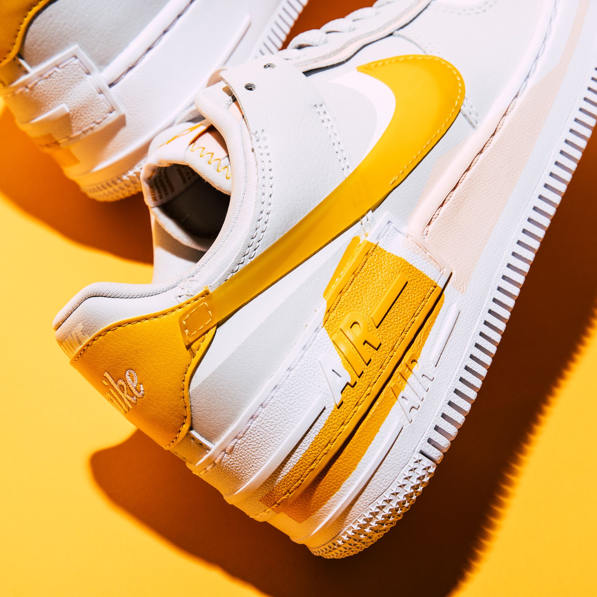 Air Jordan 1 Low Pollen - Grailify