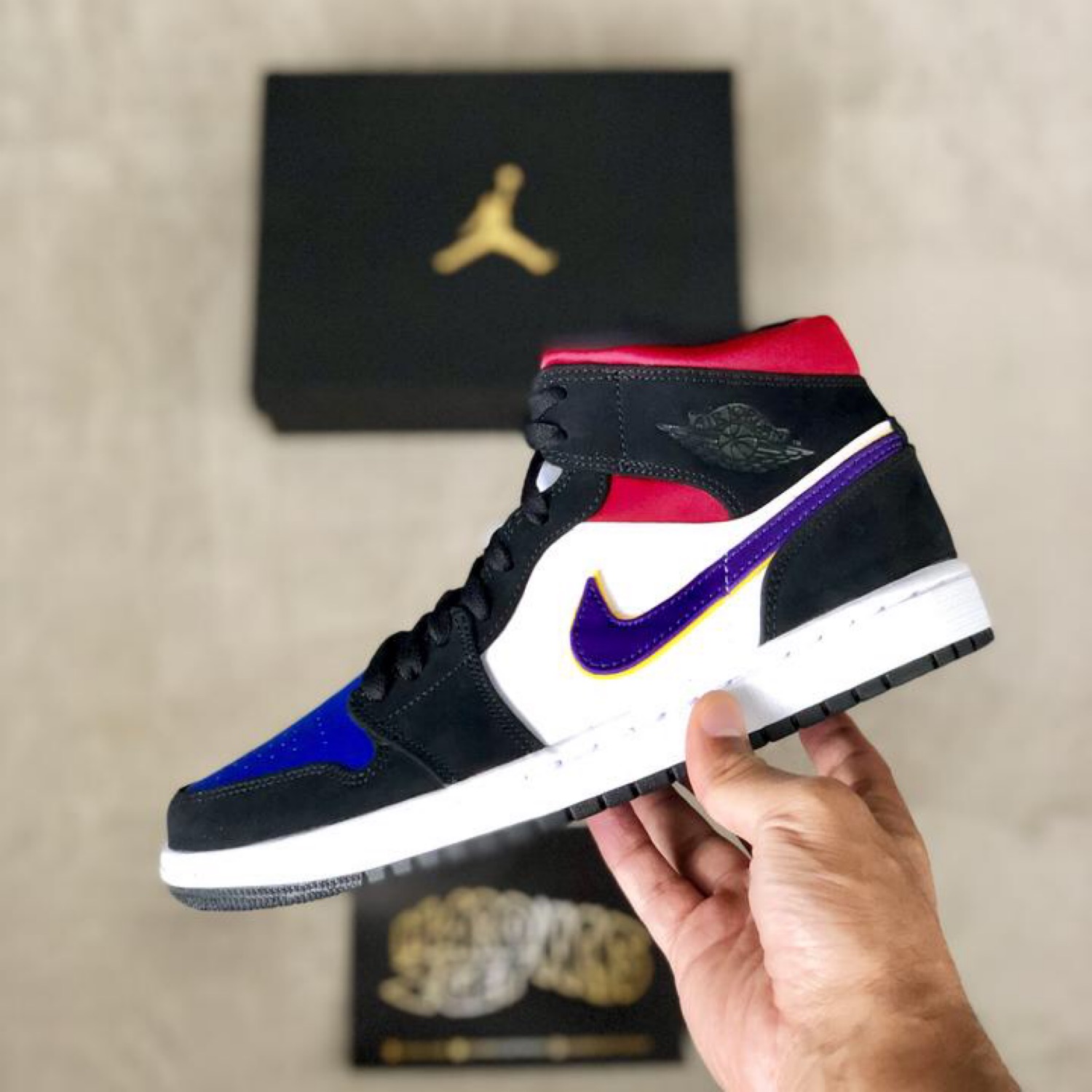 air jordan 1 mid top 3 lakers