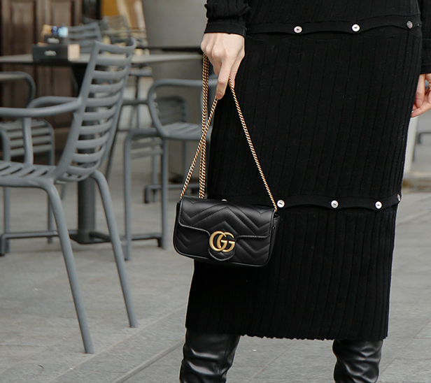 Túi Gucci GG Marmont Matelassé Super Mini Bag 476433 DSVRT 1000 – AUTHENTIC  SHOES