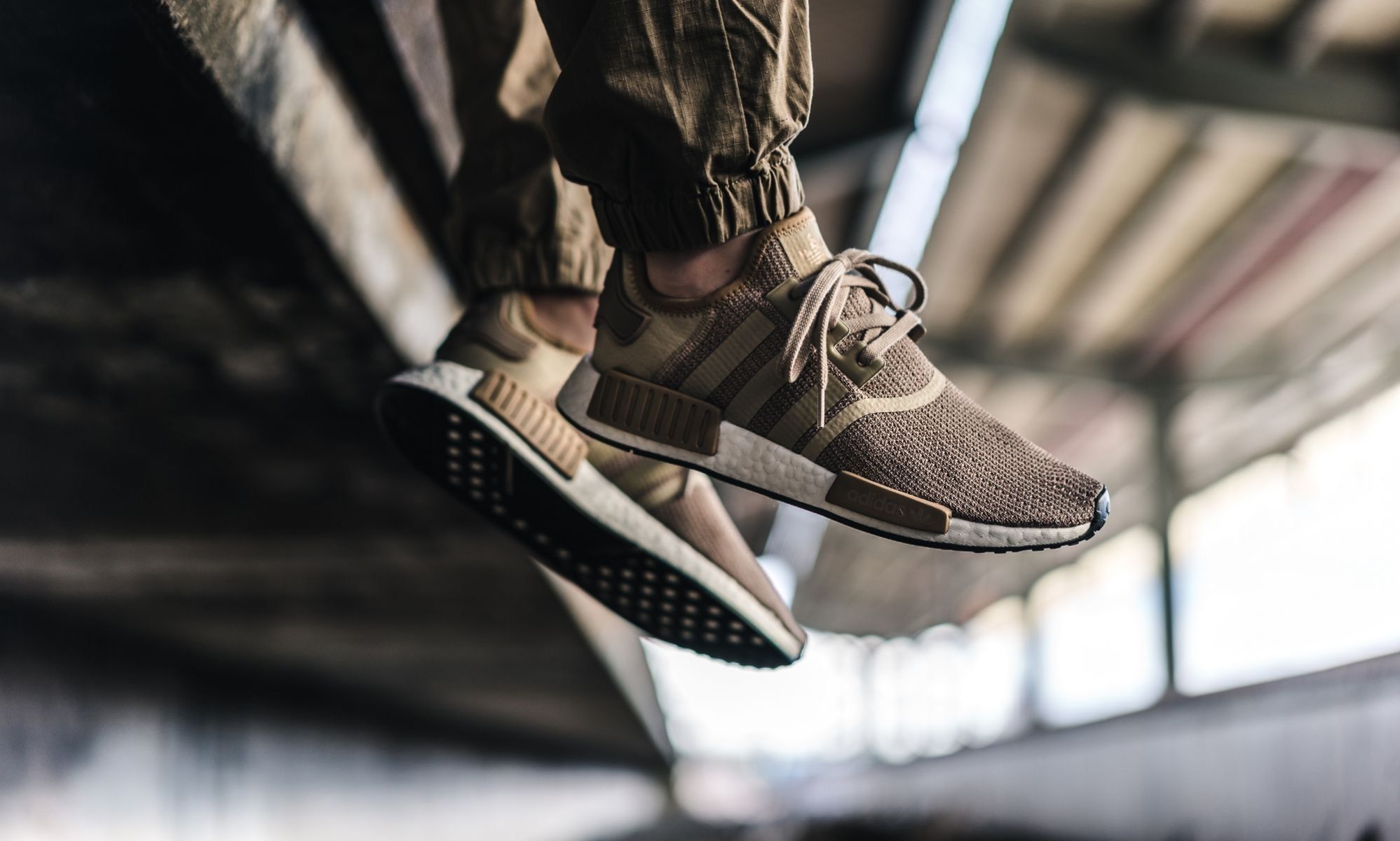 adidas nmd r1 raw gold