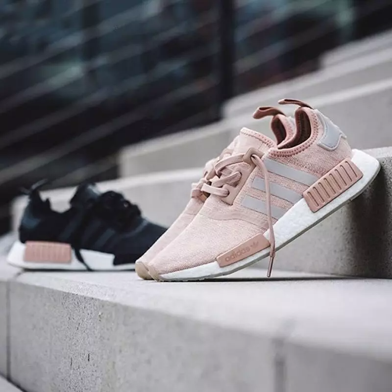 Giày Adidas Wmns NMD_R1 'Chalk Pearl' CQ2012 – AUTHENTIC SHOES